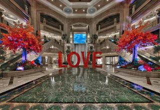 laura-kimpton-love-the-venetian-las-vegas